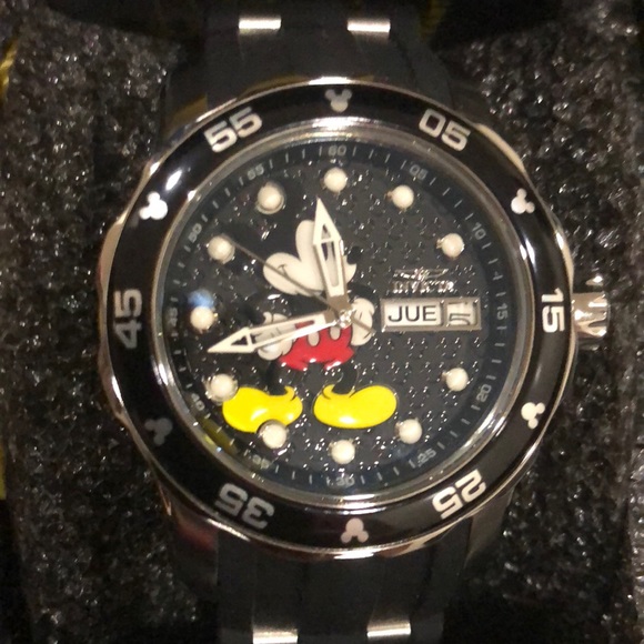 A invita Mickey Mouse watch